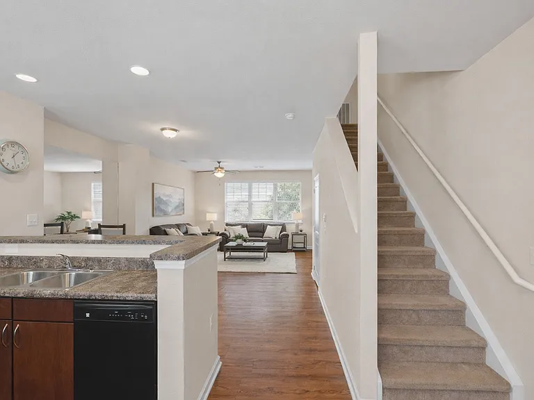 1600 Wards Ferry Rd #805 — Photo 3