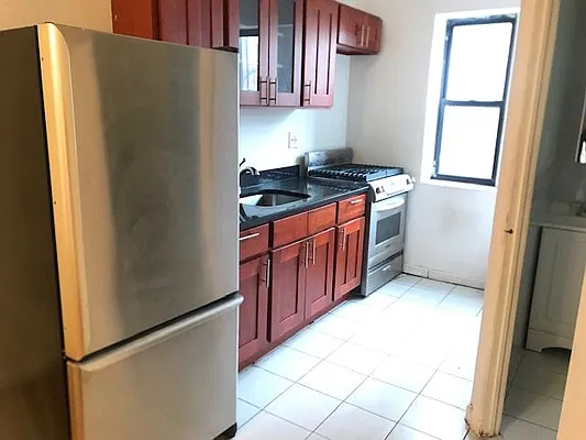 Rented by Premier Metro Realty Corp | media 2