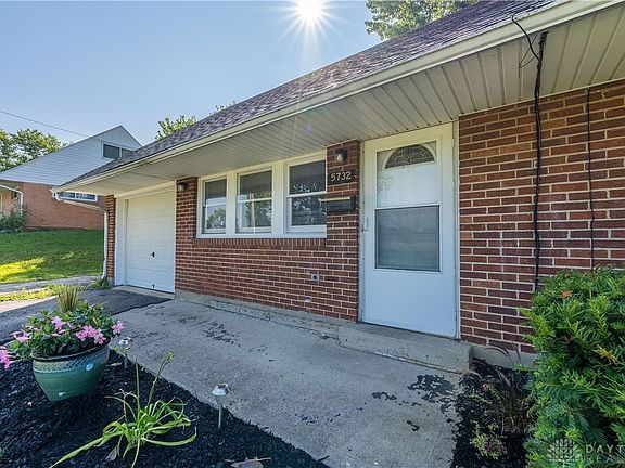 3rd image of 5732 Rosebury Dr