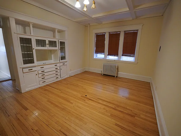 Oxford Street Apartments — Photo 25