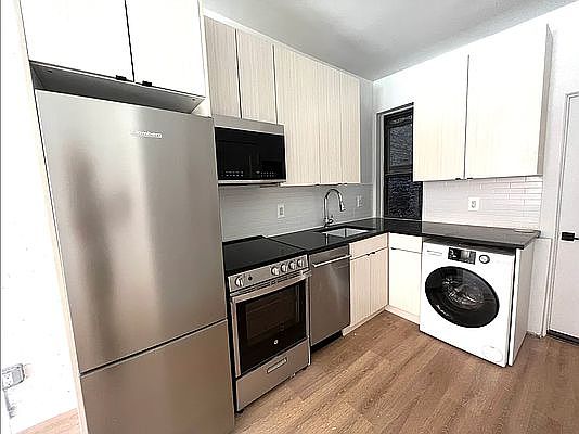 2nd image of 446 W 55th St #Nn
