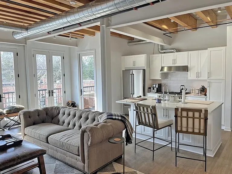 1401 N Western Ave — Photo 34