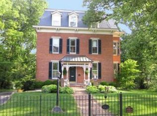 60 E Sharon Rd, Cincinnati, OH 45246