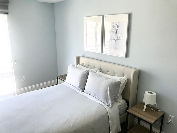 3rd image of 2939 Leeward Ave #505