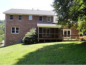 4th image of 204 Woodbriar Dr