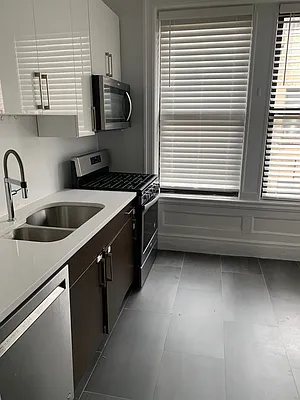 Rented by 220 West 98 Realty LLC | media 10