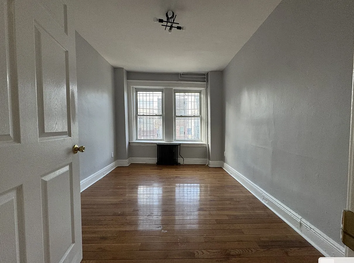 3 bed, 1000 sqft, $2,500 — Photo 4
