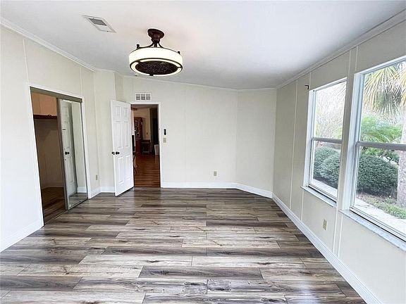 3rd image of 16845 Bay Ave