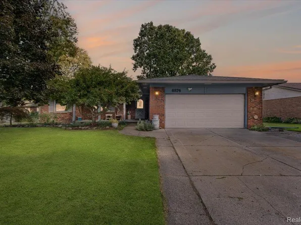 6874 Little Creek Dr, Troy, MI 48085