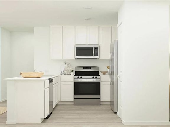 5th image of 2000 Chestnut Oak Dr