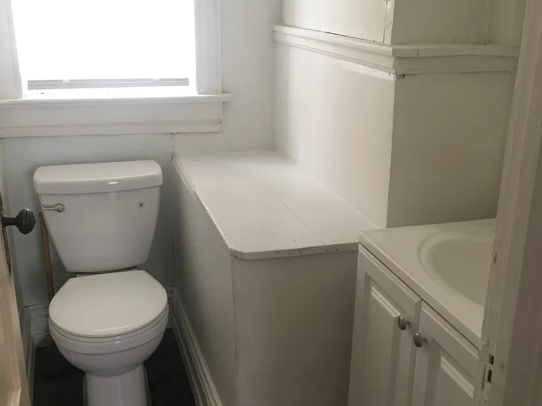 2516 Wirt St — Photo 15
