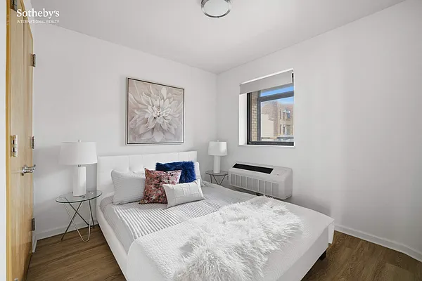 Bedroom, photo 1