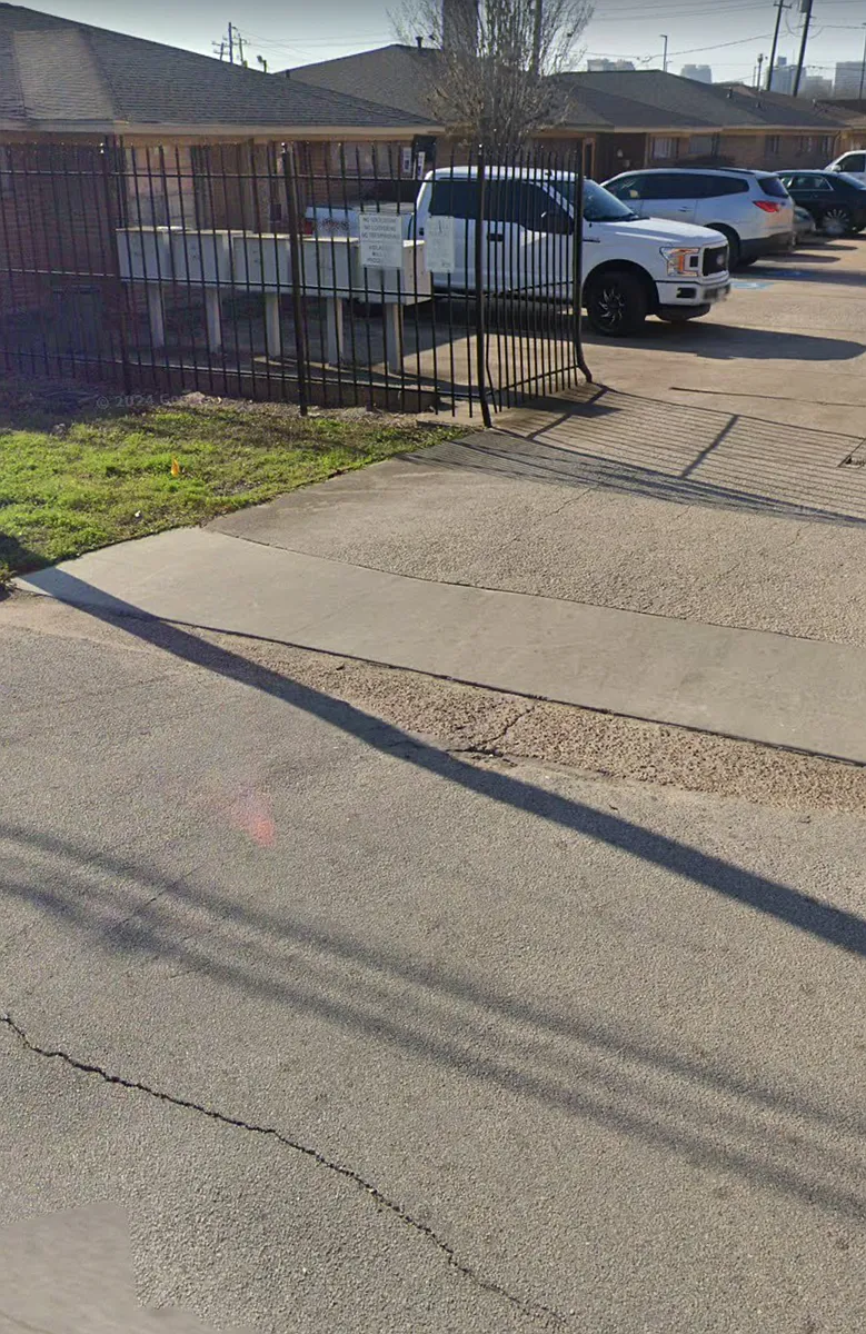 Building Photo - 5906 Ardmore St #4