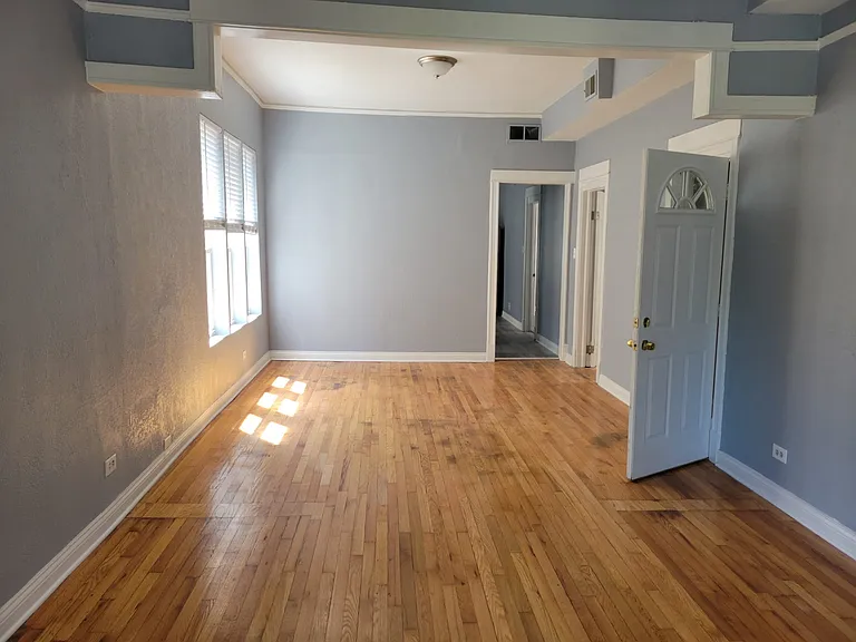 3525 W Dickens Ave #2 — Photo 4