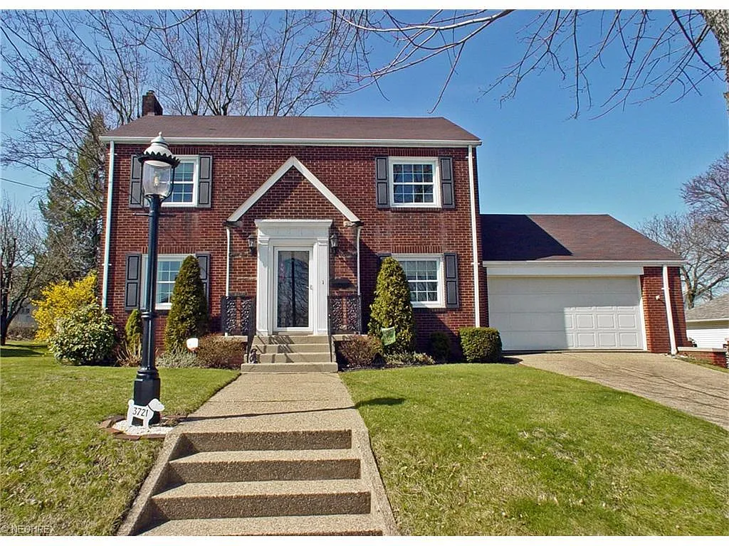 3721 Hanlin Way photo 1