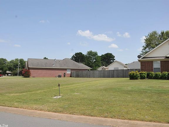 2nd image of 2307 Brittany Ln