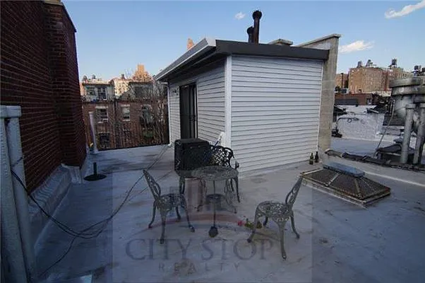 Rented by City Stop Realty | media 31