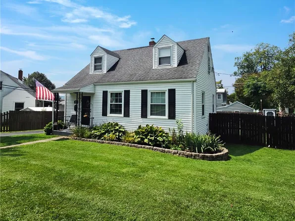 108 Constitution Ave, Hellertown, PA 18055