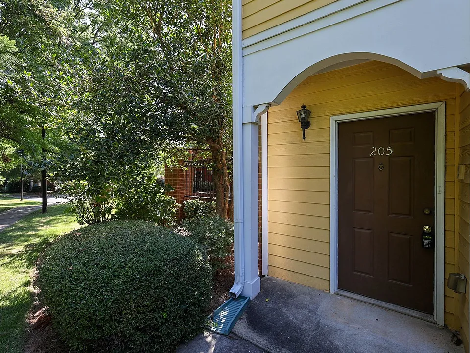 230 Amal Dr SW #205