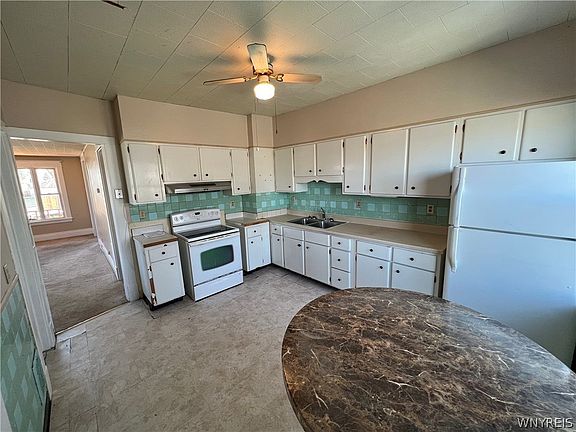 5th image of 46 Wildwood Pl