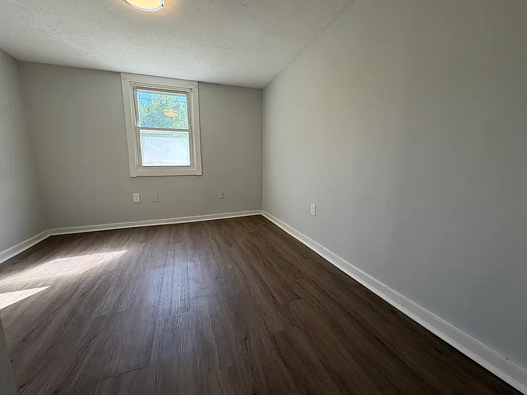 6907 Sylvania 4 Rd — Photo 12