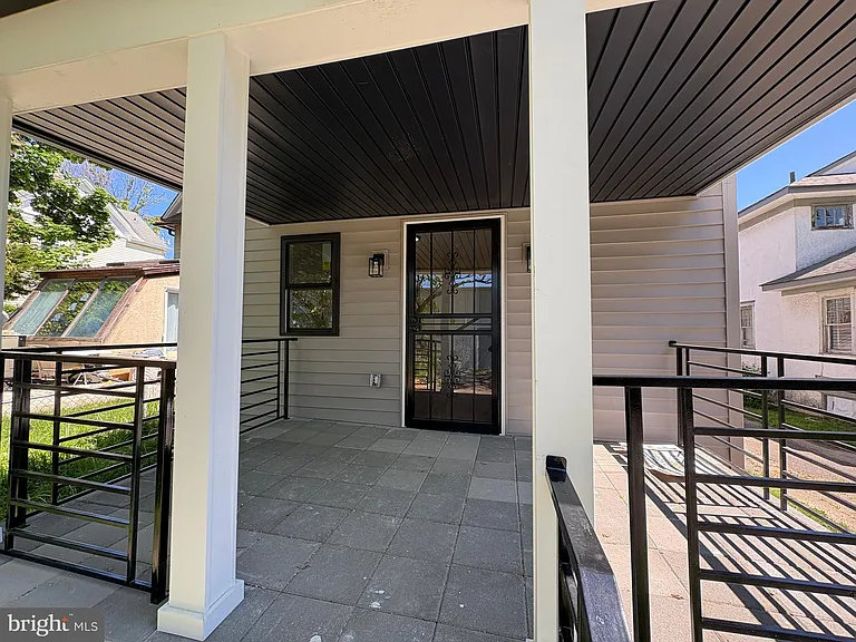 2344 Hamilton Ave — Photo 32