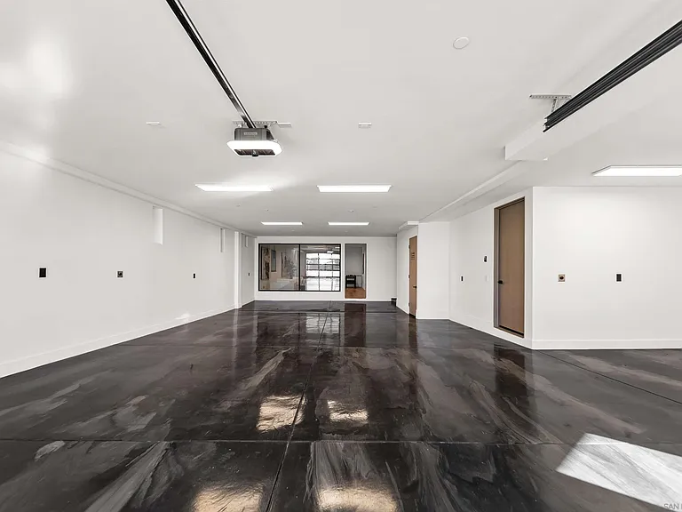 6627 Muirlands Dr — Photo 31