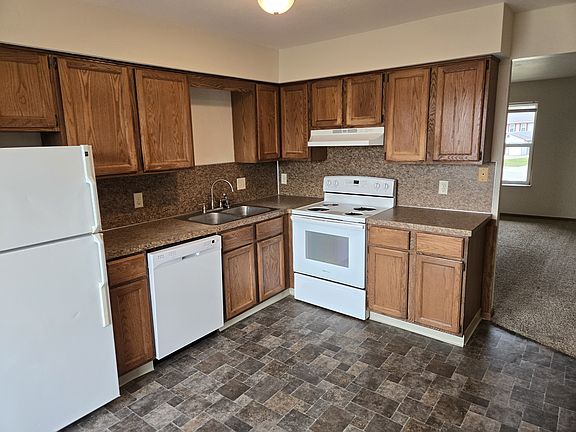 2nd image of 4758 Ravenswood Dr SW