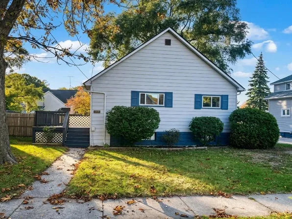 1003 N Linn St, Bay City, MI 48706