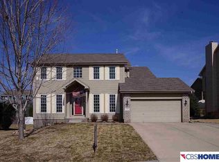 2130 Cobblestone Rd, Papillion, NE 68133