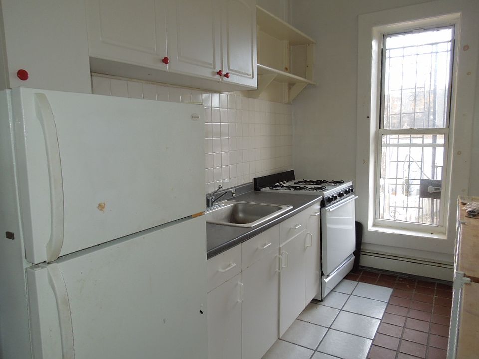 1st image of 761 Washington Ave #1