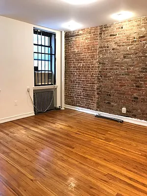 Rented by CitySites Real Estate Group | media 5