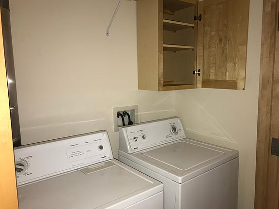 5th image of 119 1/2 S Washington Sq APT D