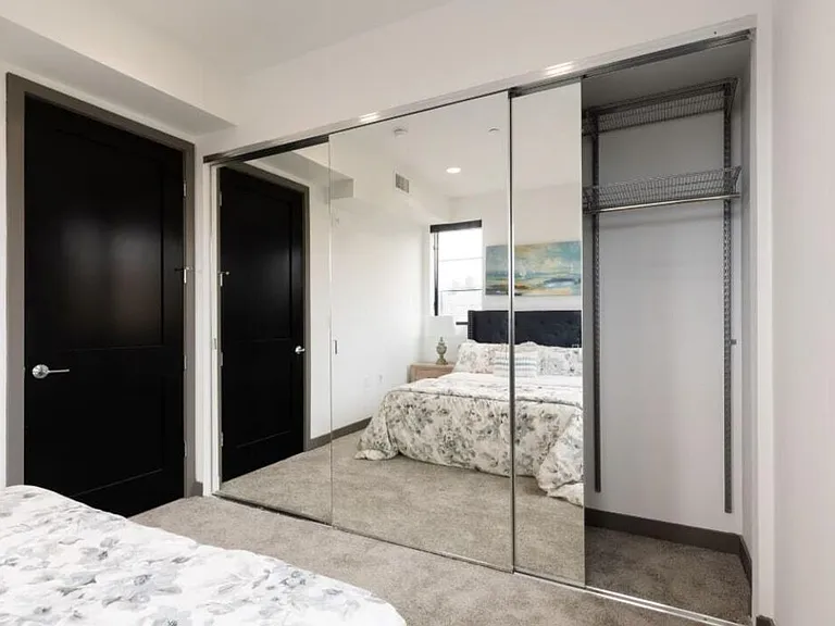 552 N Hobart Blvd #208 — Photo 6