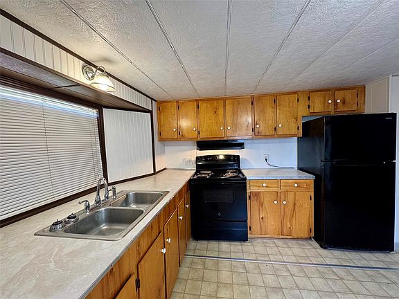 5th image of 1718 W Dumble St Trailer 14