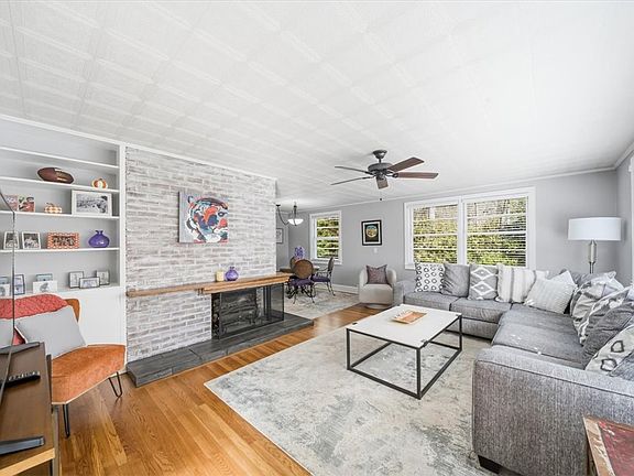 5th image of 205 Riggs Dr