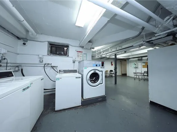 2705 Kings Highway image 16 of 17