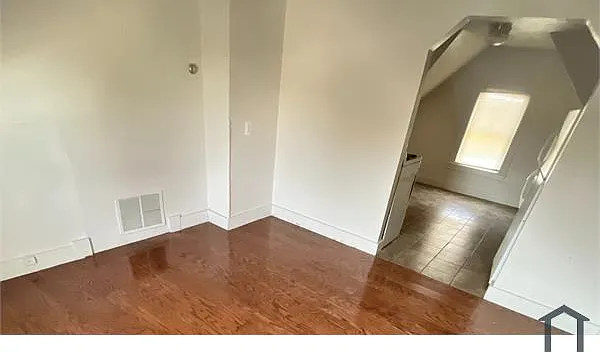 18 Elmdale St #3 — Photo 8