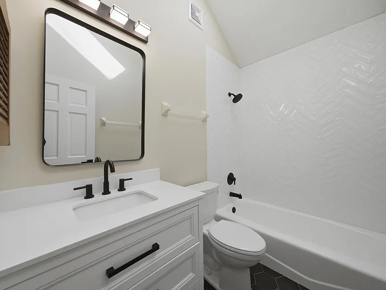 1215 Triple Crown Ct — Photo 28