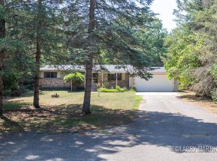 19843 W Almy Rd, Howard City, MI 49329