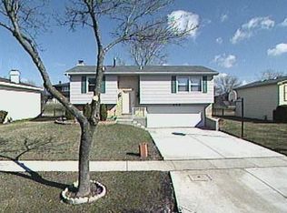 883 Hastings Ln, Hanover Park, IL 60133