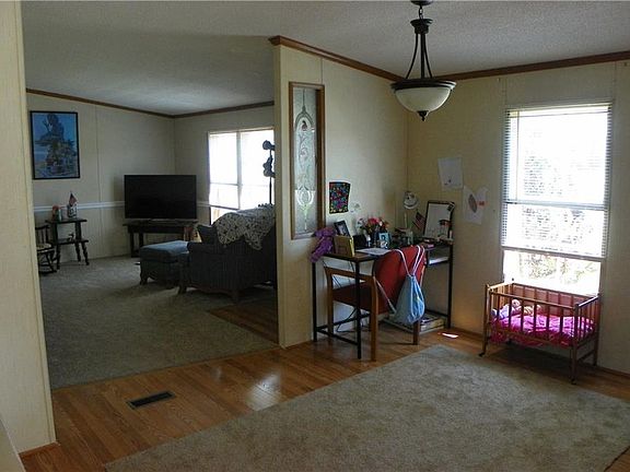 4th image of 319 Lincoln St