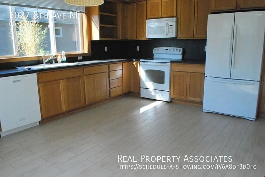 6 Bedroom Home for rent — Photo 2