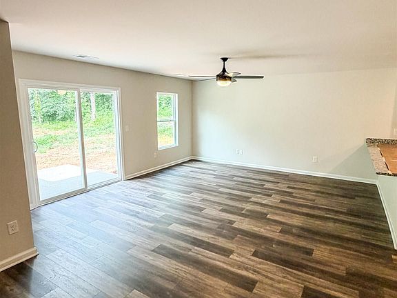 4th image of 102 Heatherwood Dr