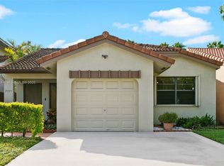 6654 NW 173rd Ln, Hialeah, FL 33015