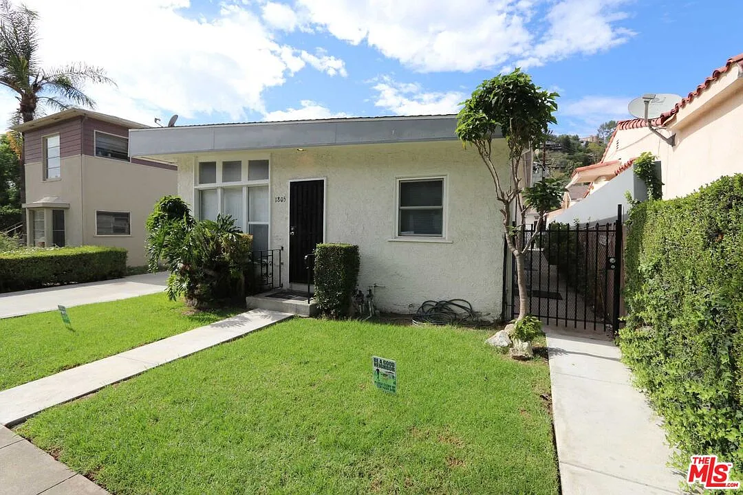 1 bed, 1.0 bath, 575 sqft, $2,200 — Photo 2
