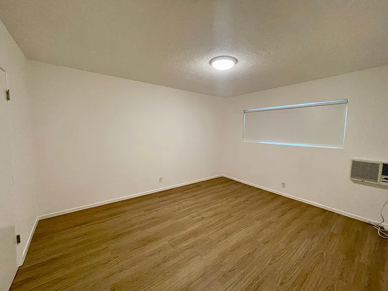 1029 N Hayworth Ave #2 — Photo 15