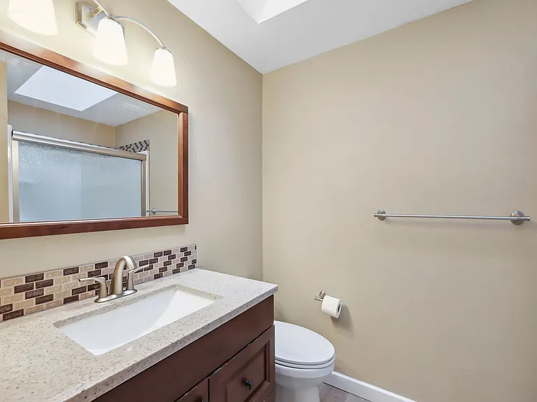 1012 Irving St SW — Photo 18