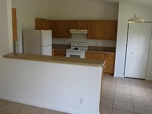 4th image of 1632 SW Penrose Ave