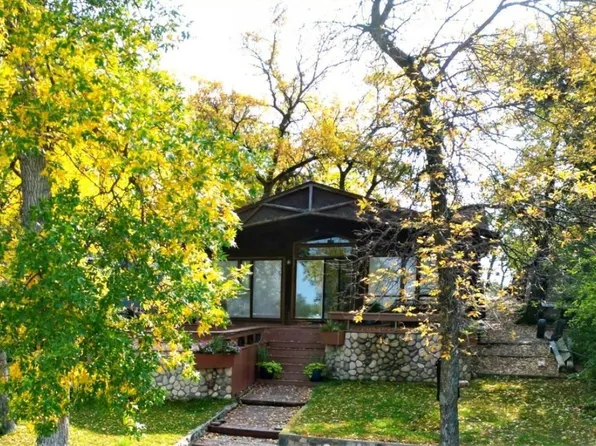 1052 Lake Metigoshe Park, Bottineau, ND 58318